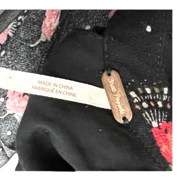 FREE PEOPLE🎄Black with Red Floral white dots keyhole front & back Long Sl SZ SP - Picture 7 of 9